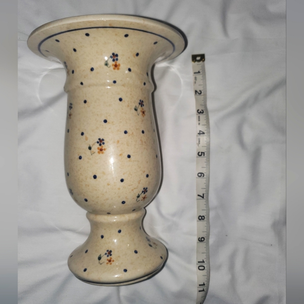 : boleslawiec Polish Pottery  vase hand made in Poland